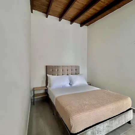 Apartahotel Castellana Medellin Exterior photo