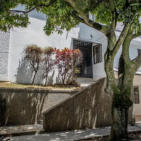 Apartahotel Castellana Medellin Exterior photo