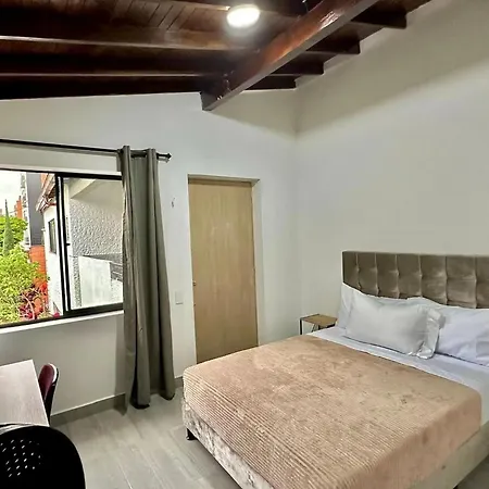 Apartahotel Castellana Medellin Exterior photo