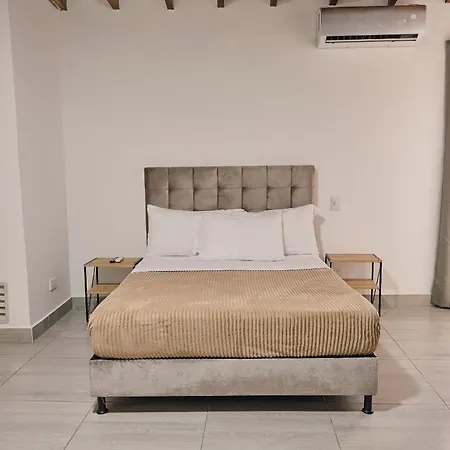 Apartahotel Castellana Medellin Exterior photo